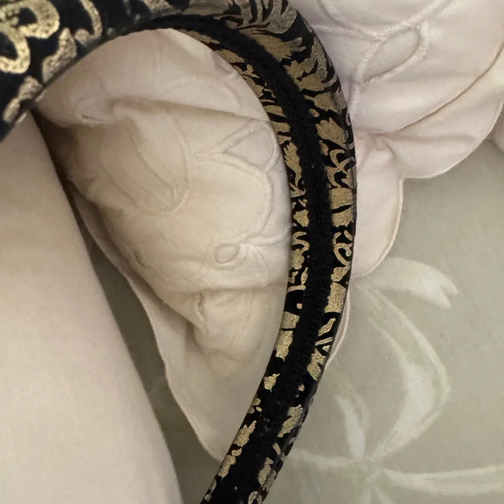 Elegant Black and Gold Fabric Headband. Excellent condition see photos